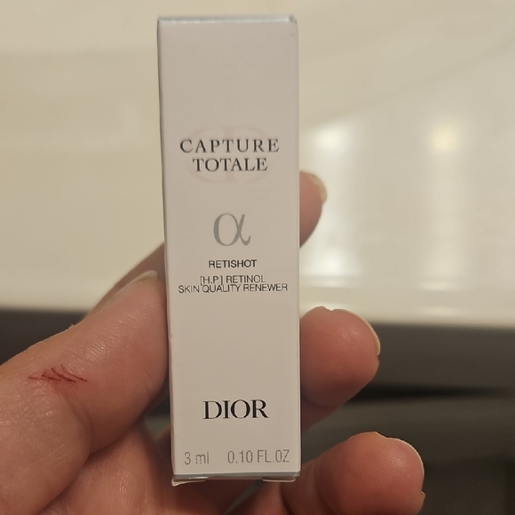 Dior Capture Totale Retishot in White - Picture 1 of 1